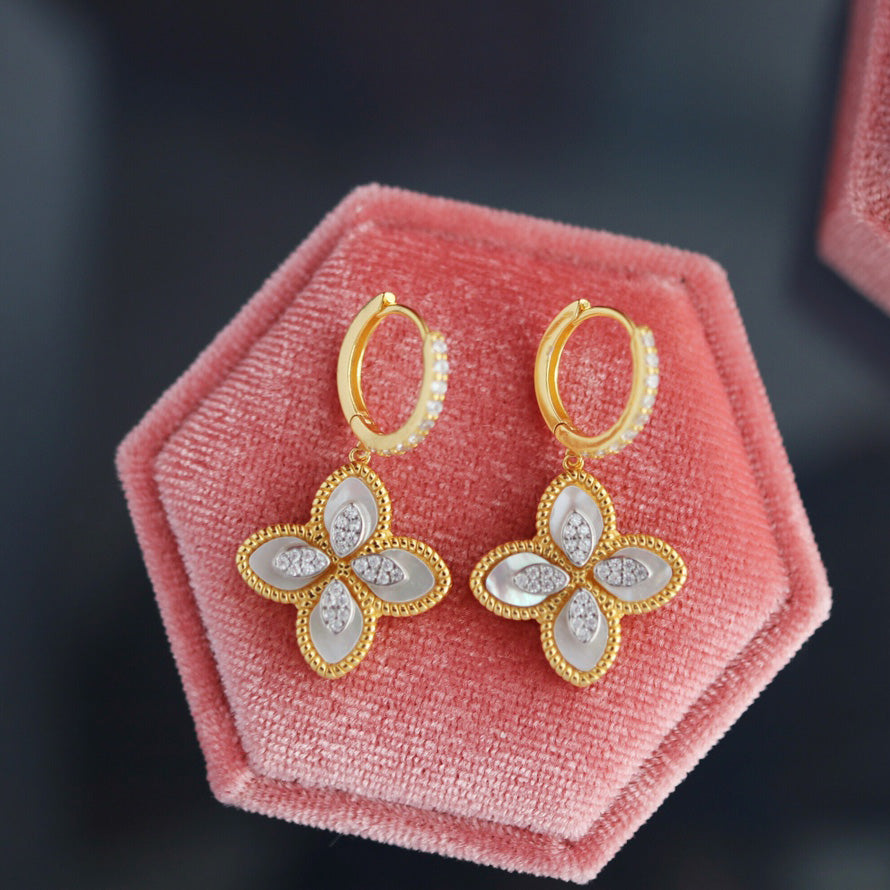 Boucles d'oreilles pendantes trèfle 6170