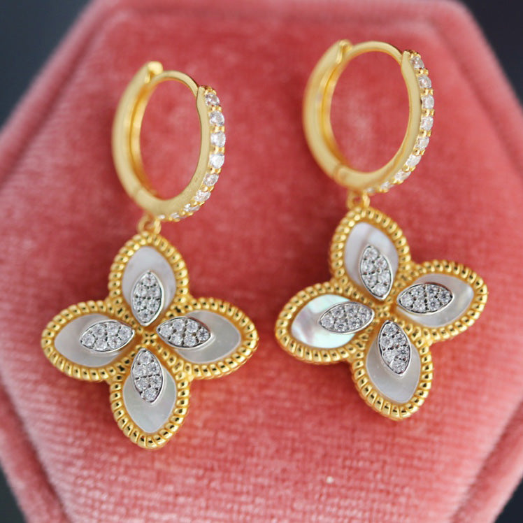 Boucles d'oreilles pendantes trèfle 6170