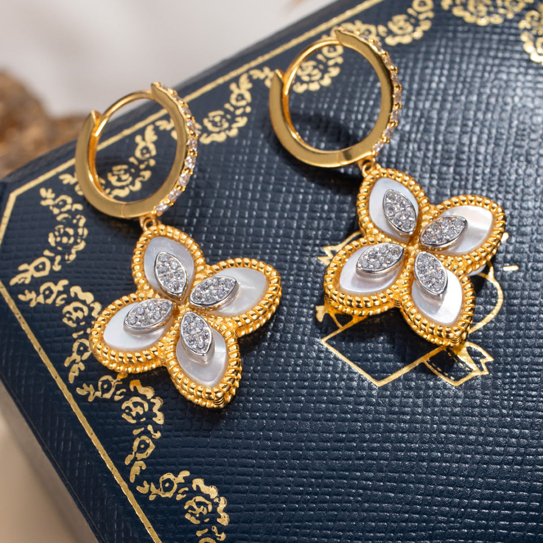 Boucles d'oreilles pendantes trèfle 6170