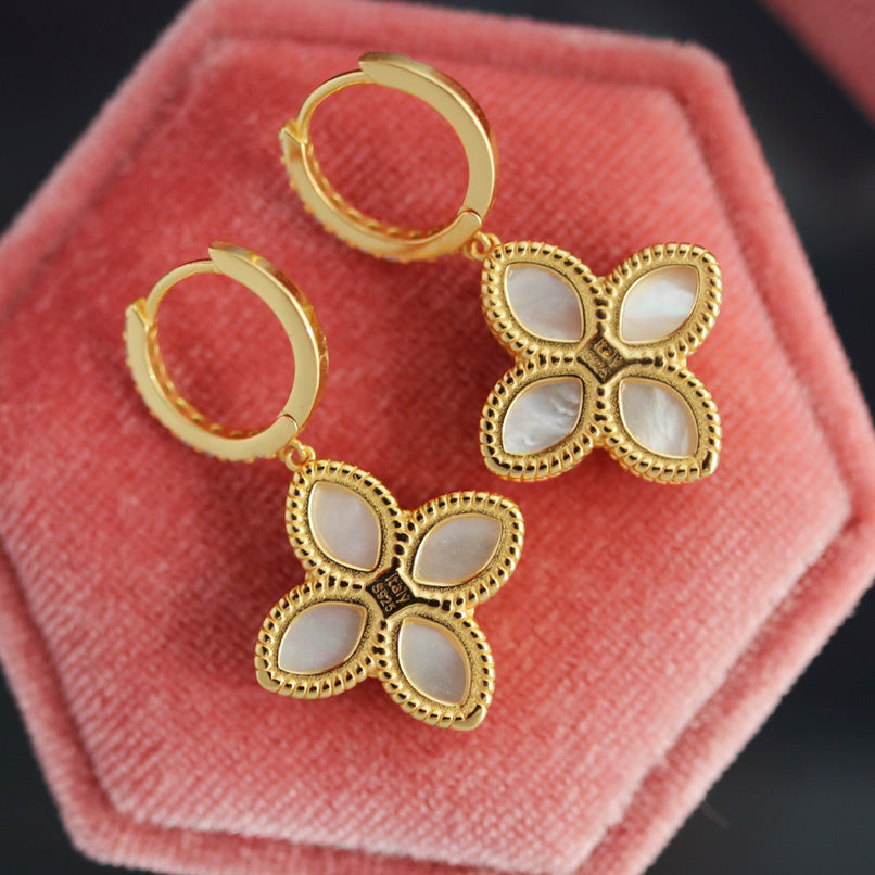 Boucles d'oreilles pendantes trèfle 6170