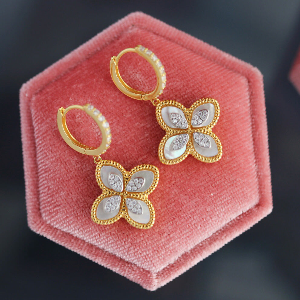 Boucles d'oreilles pendantes trèfle 6170