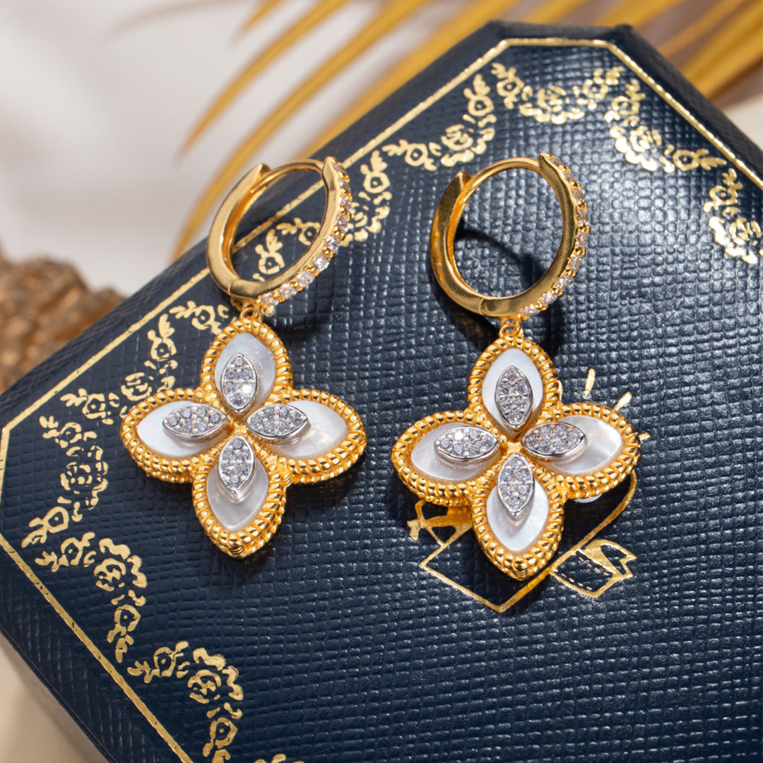 Boucles d'oreilles pendantes trèfle 6170