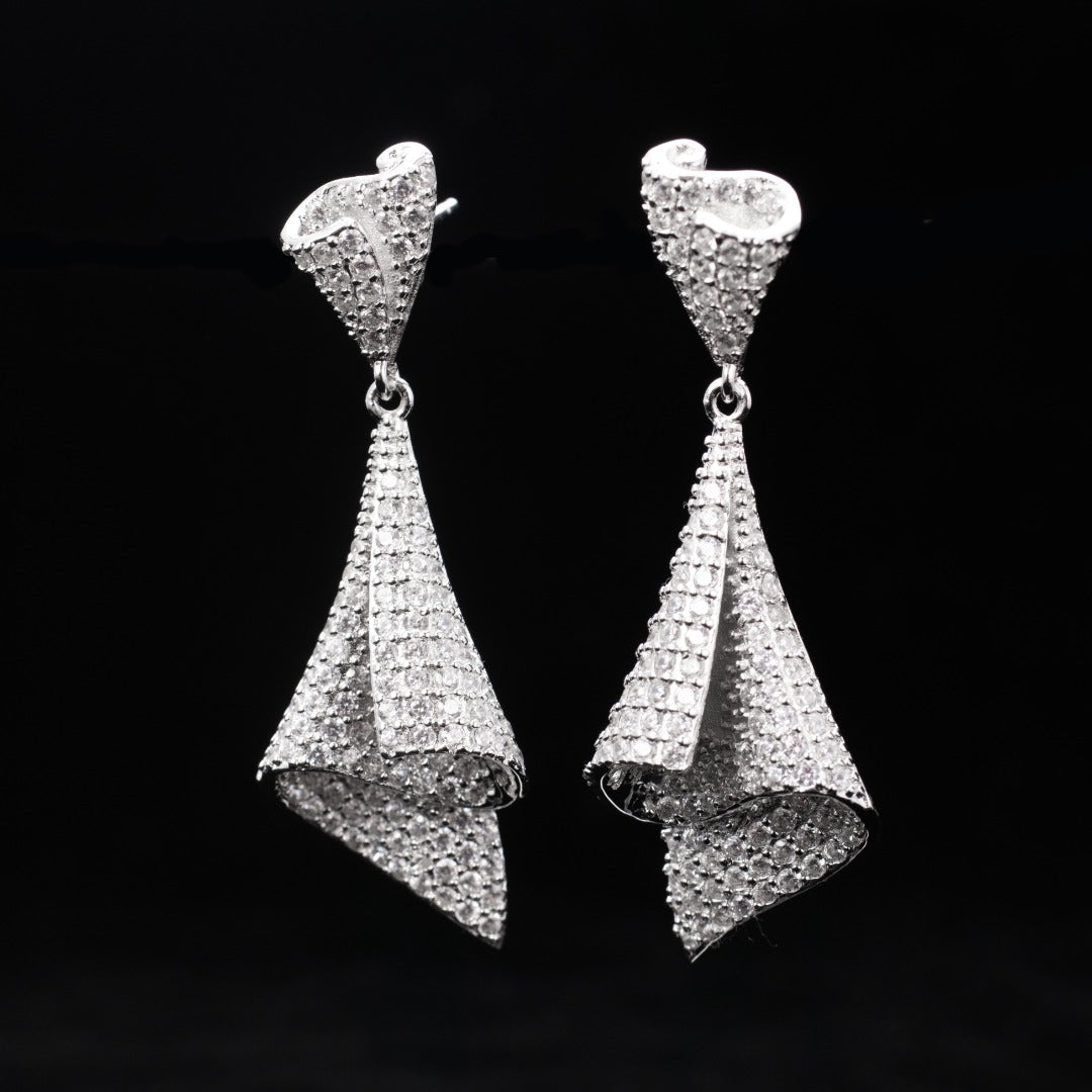 Boucles d'oreilles géométriques pavées 6181