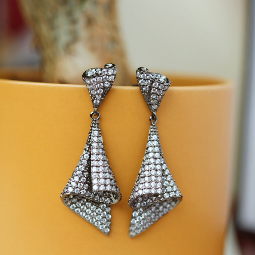 Boucles d'oreilles géométriques pavées 6181