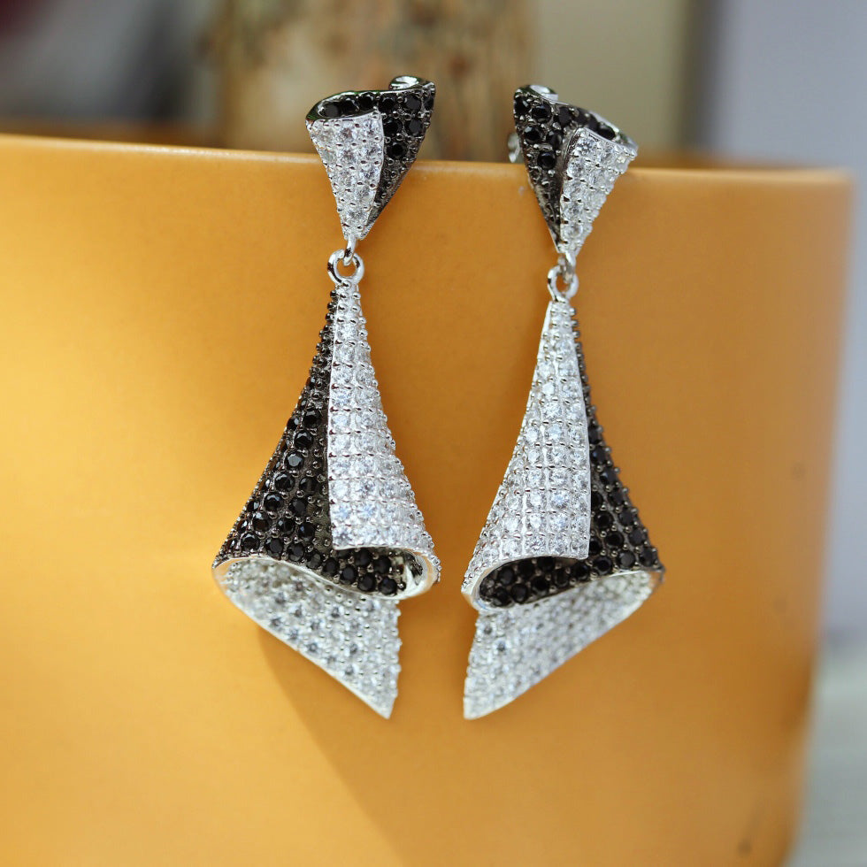 Boucles d'oreilles géométriques pavées 6181