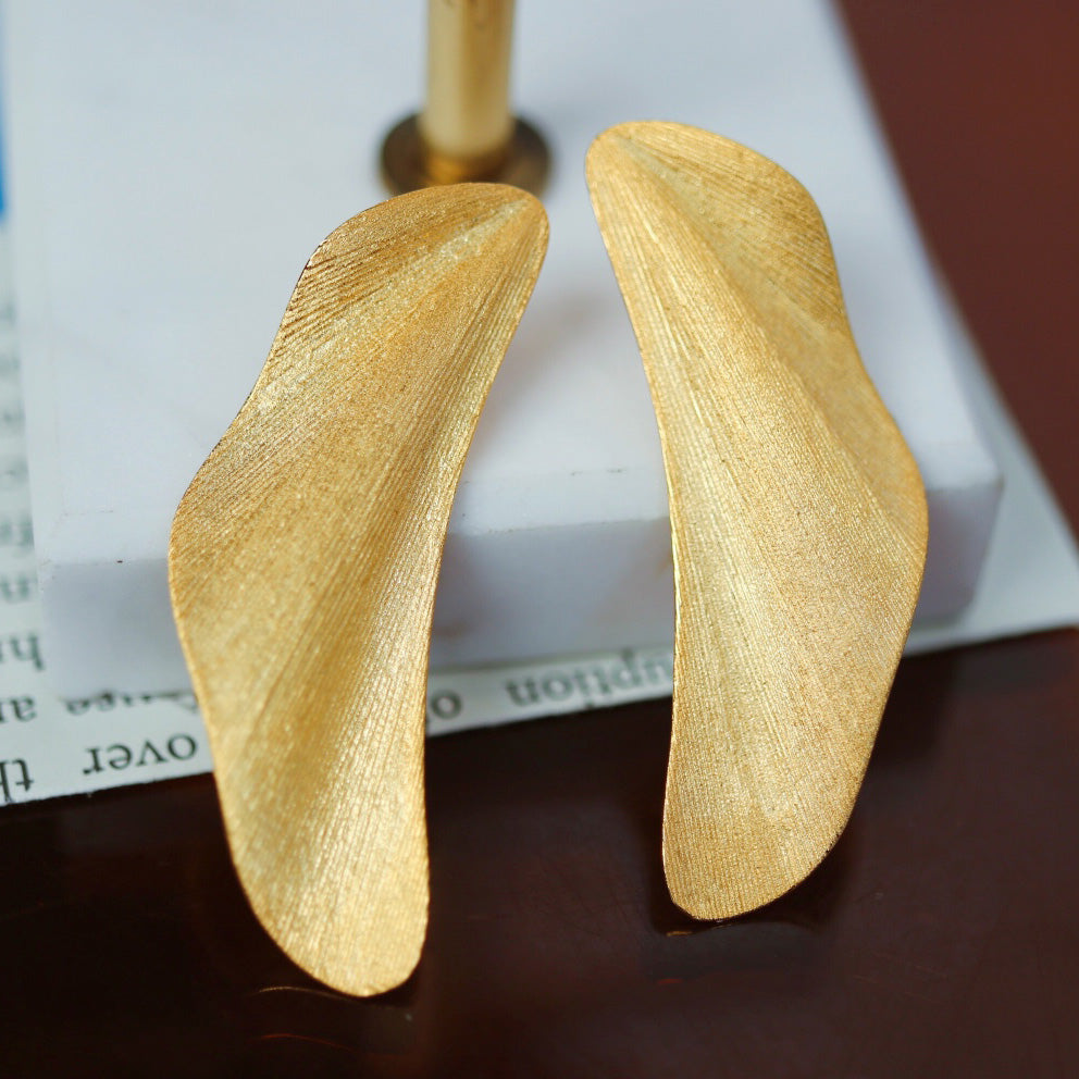 Boucles d'oreilles longues irrégulières mates 6184