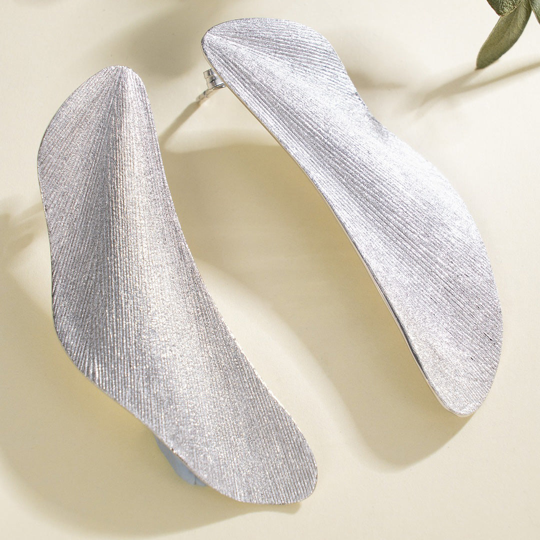 Boucles d'oreilles longues irrégulières mates 6184