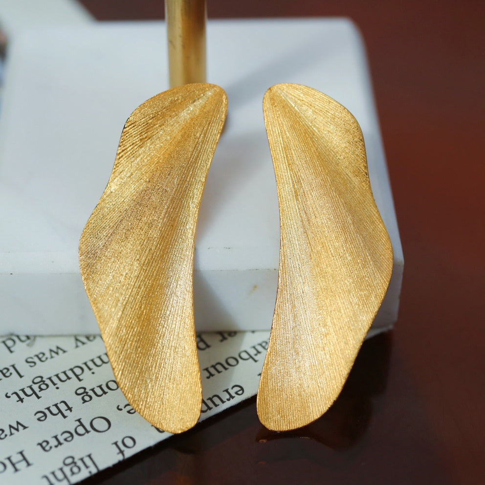 Boucles d'oreilles longues irrégulières mates 6184