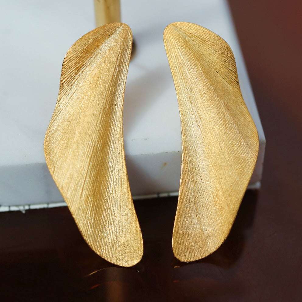 Boucles d'oreilles longues irrégulières mates 6184