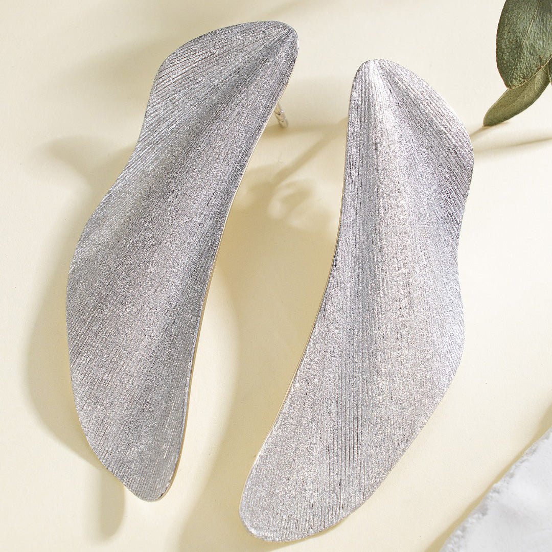 Boucles d'oreilles longues irrégulières mates 6184
