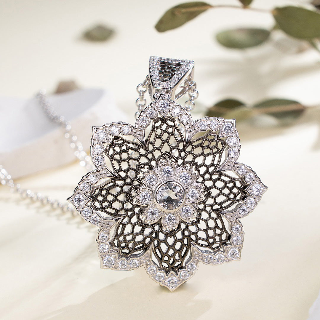 Collier de fleurs aériennes 6190