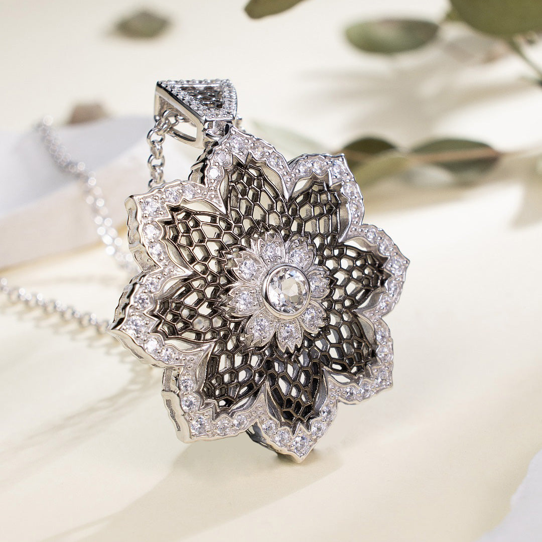 Collier de fleurs aériennes 6190