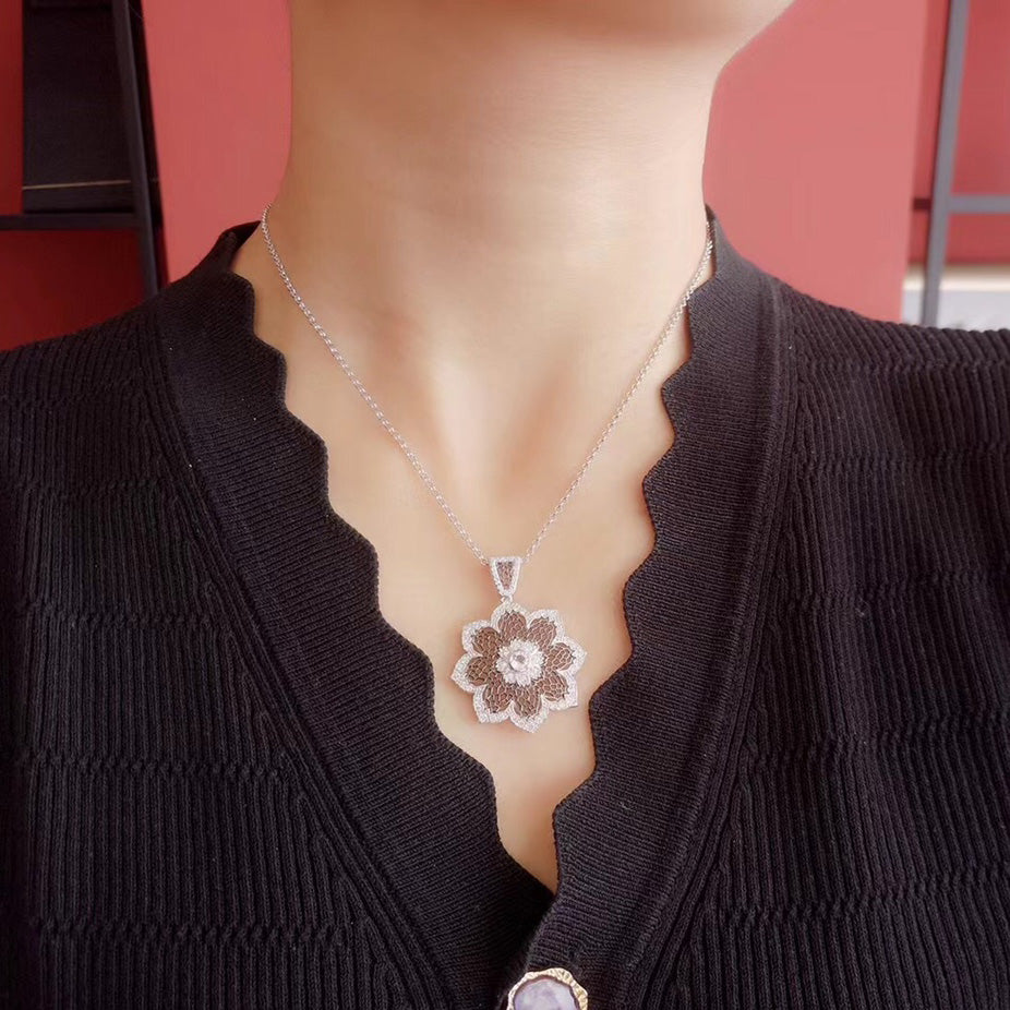 Collier de fleurs aériennes 6190
