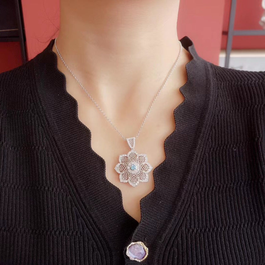 Collier de fleurs aériennes 6190