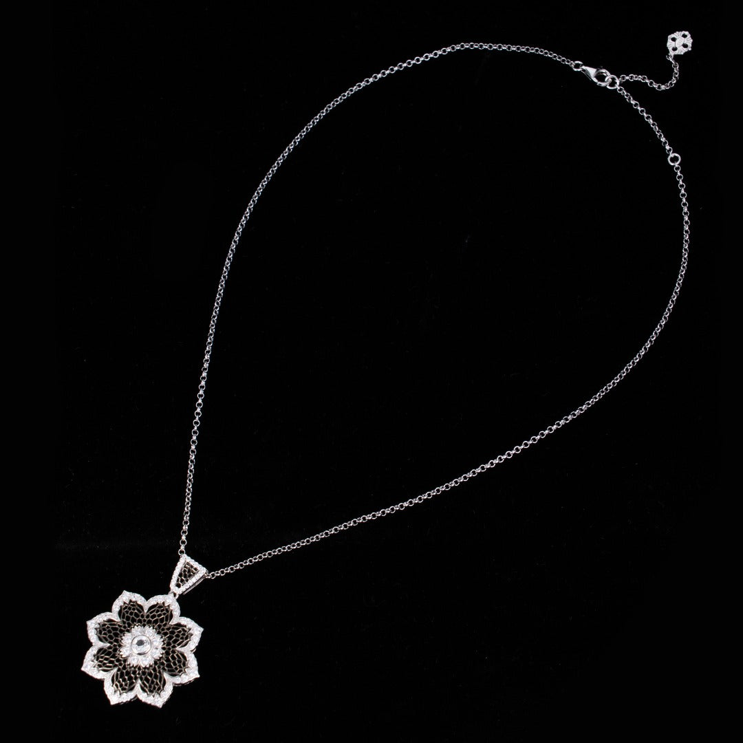 Collier de fleurs aériennes 6190