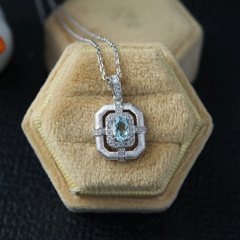 Collier classique avec accents de topaze 6215