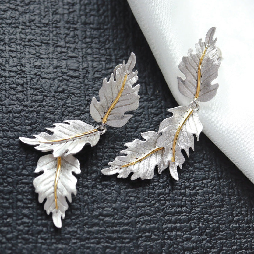 Boucles d'oreilles soyeuses à longues feuilles 6239