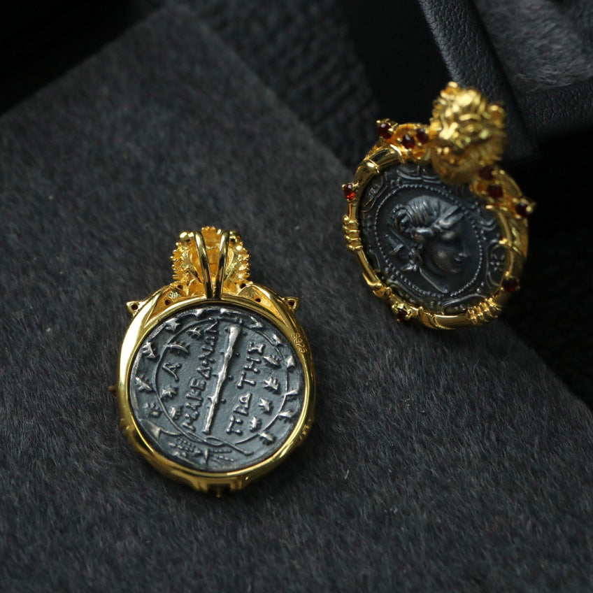 Pendentif pièce de monnaie romaine cadre lion 6339
