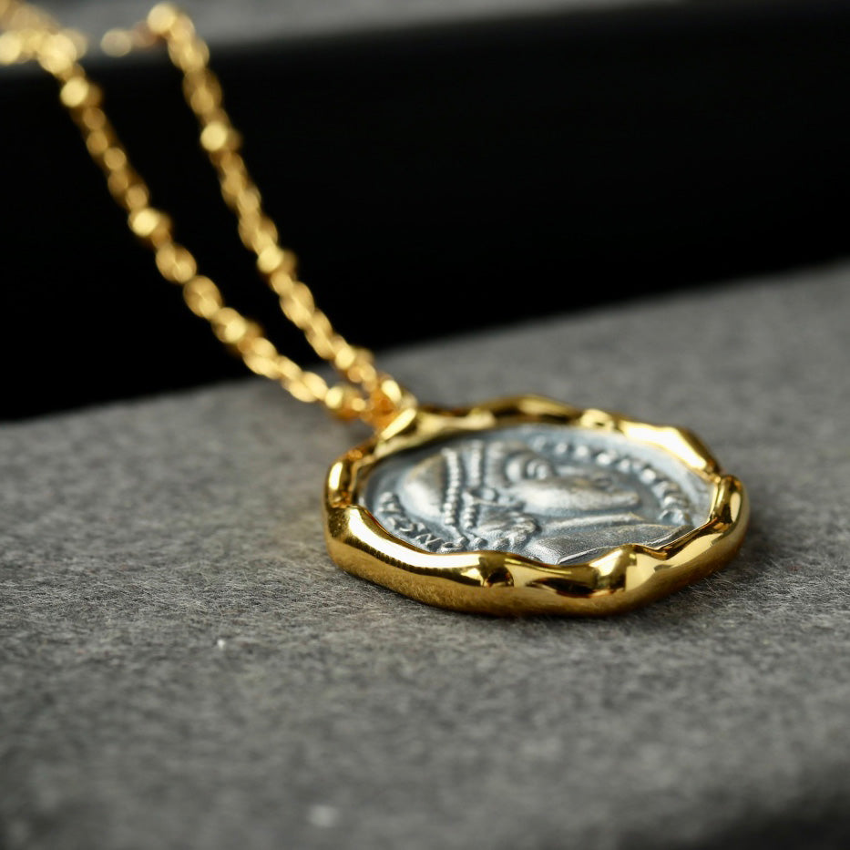 Collier ondulé de pièce de monnaie grecque 6444