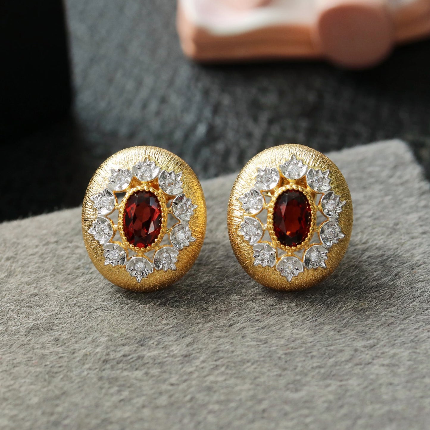 Boucles d'oreilles ovales ajourées florales 6452