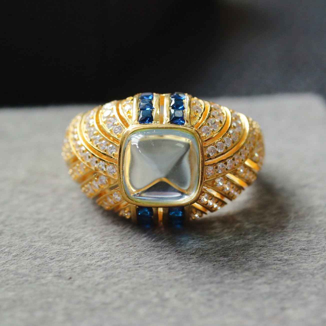 Bague solitaire pavée de pierres précieuses 7099