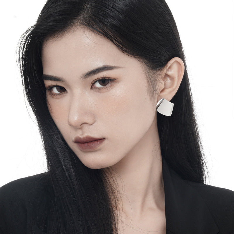 Boucles d'Oreilles Courbes Asymétriques E1038 1 Pièce