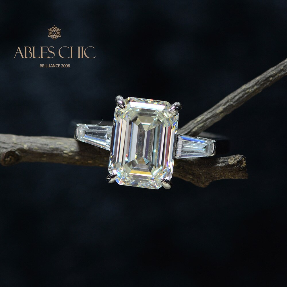 Bague de fiançailles carrée taille émeraude R0895