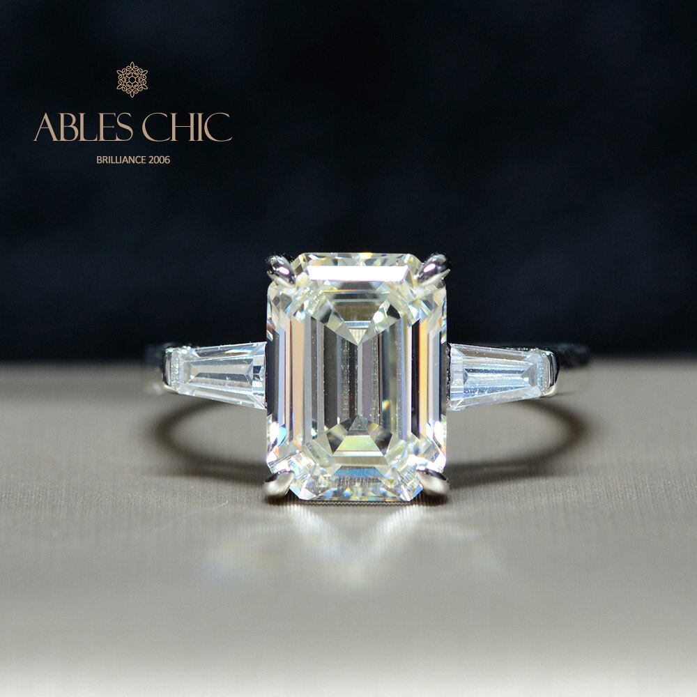 Bague de fiançailles carrée taille émeraude R0895