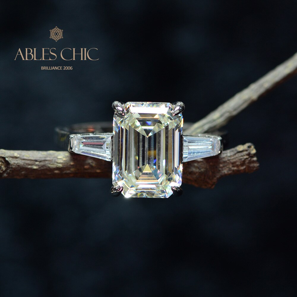 Bague de fiançailles carrée taille émeraude R0895