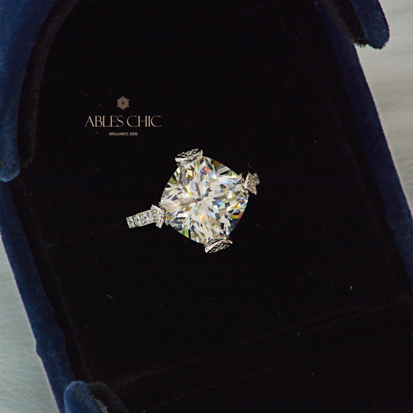 Bague de fiançailles solitaire carrée R1015