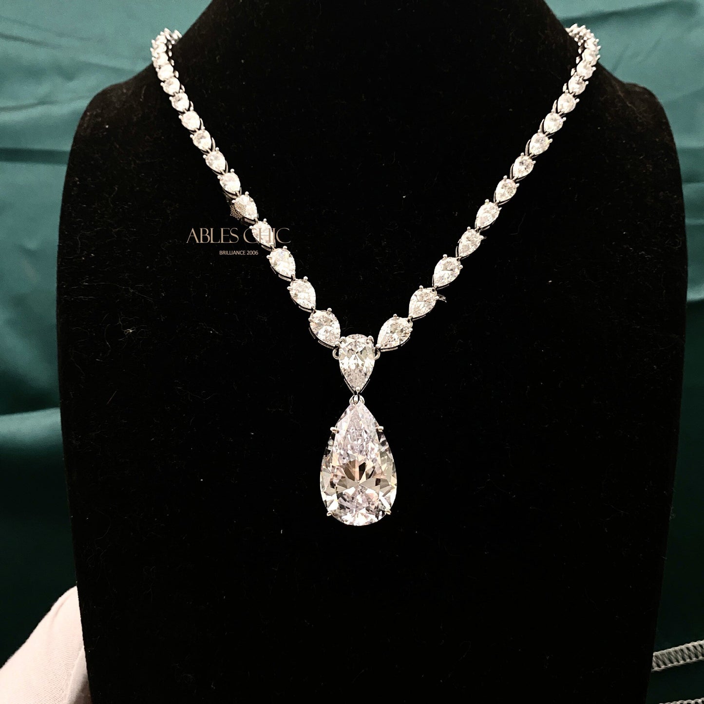 Collier de mariées en tourmaline blanche B0507