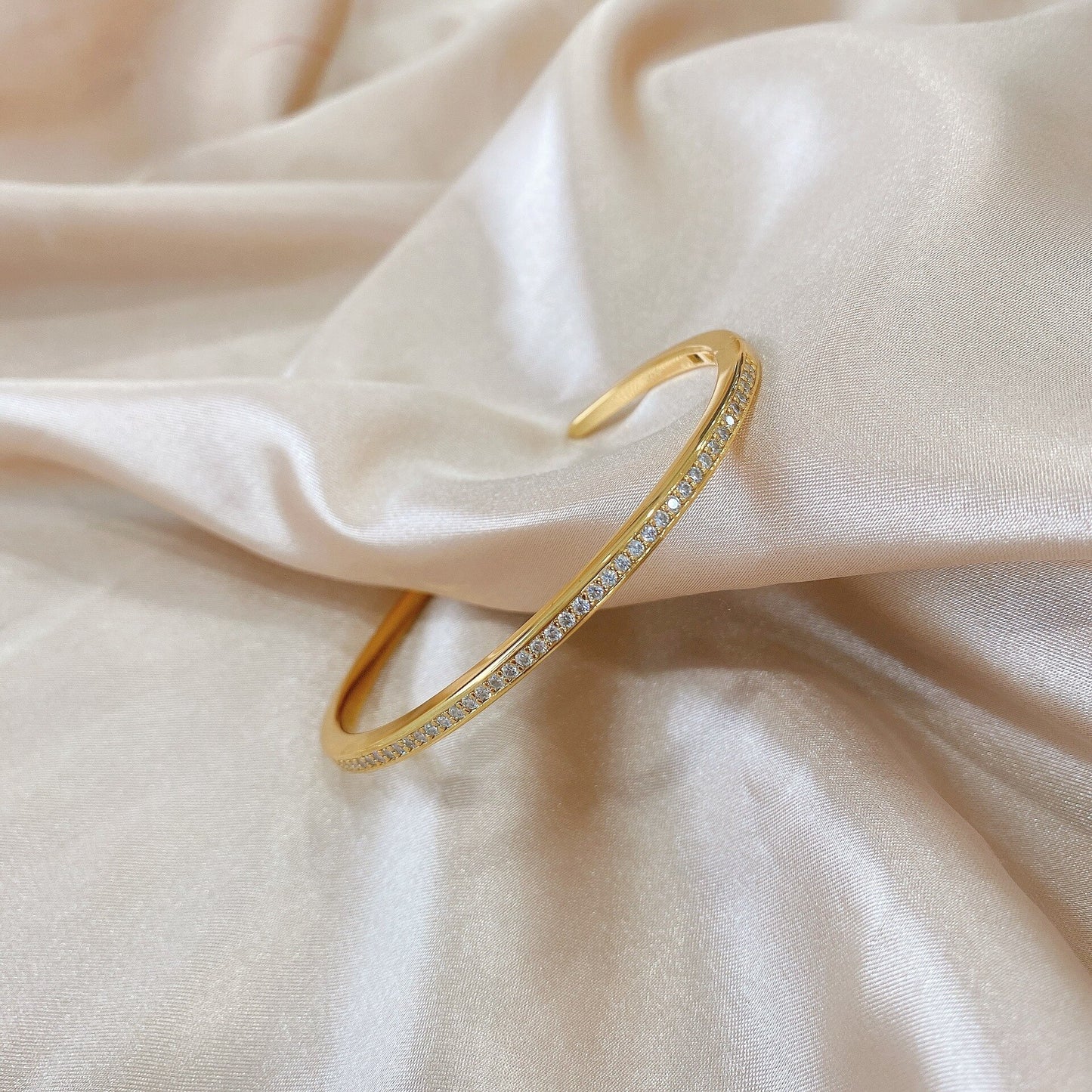 Bracelet ouvert étroit pavé B0880