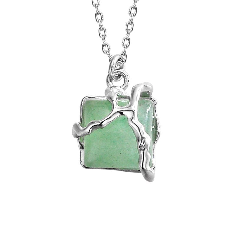 Pendentif irrégulier en jade vert N1051
