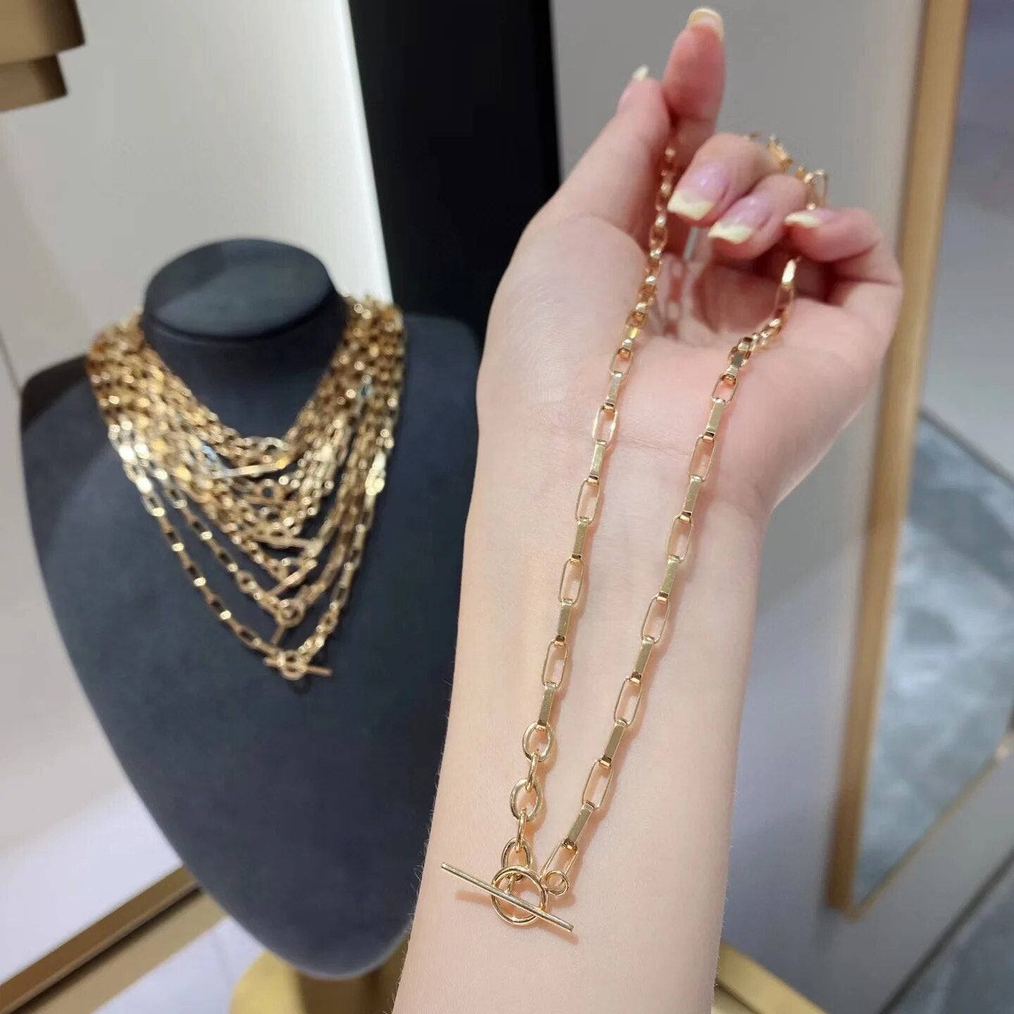 Collier à chaîne allongée épaisse