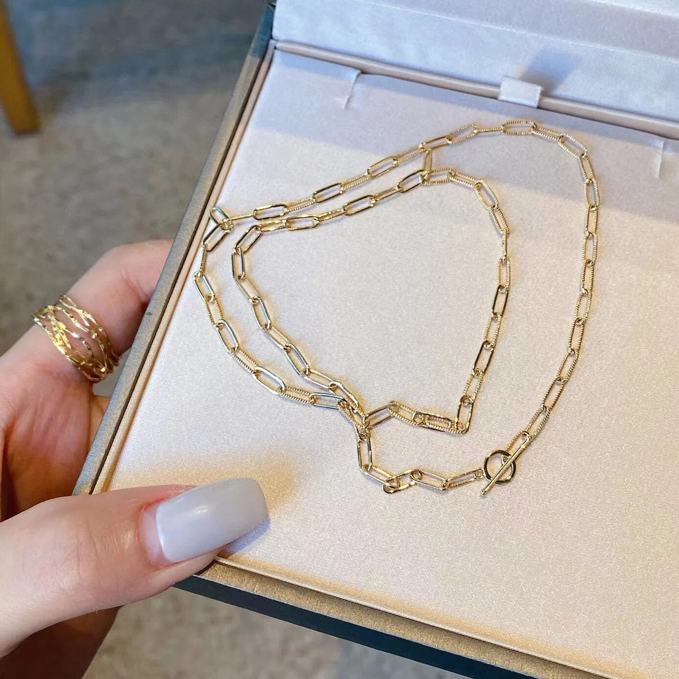 Collier barre en T à chaîne étirée moletée