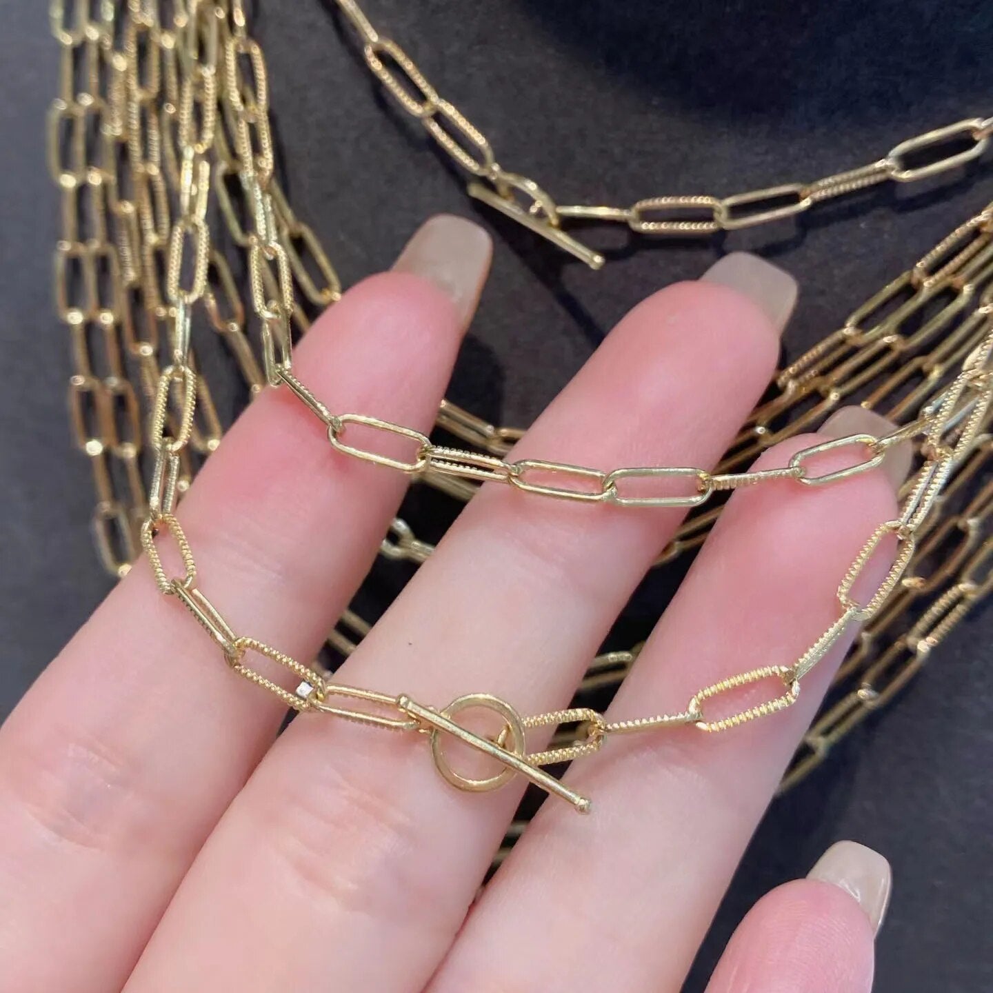 Collier barre en T à chaîne étirée moletée