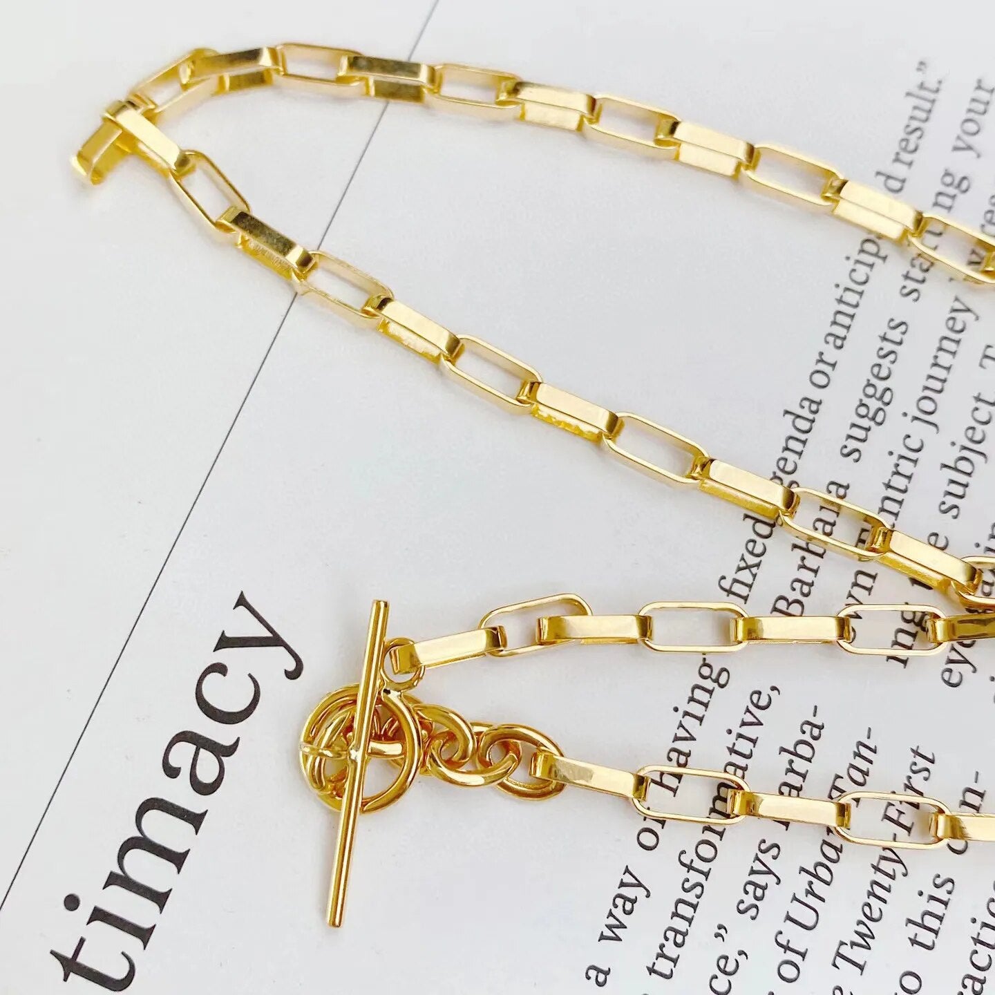 Collier à chaîne allongée épaisse
