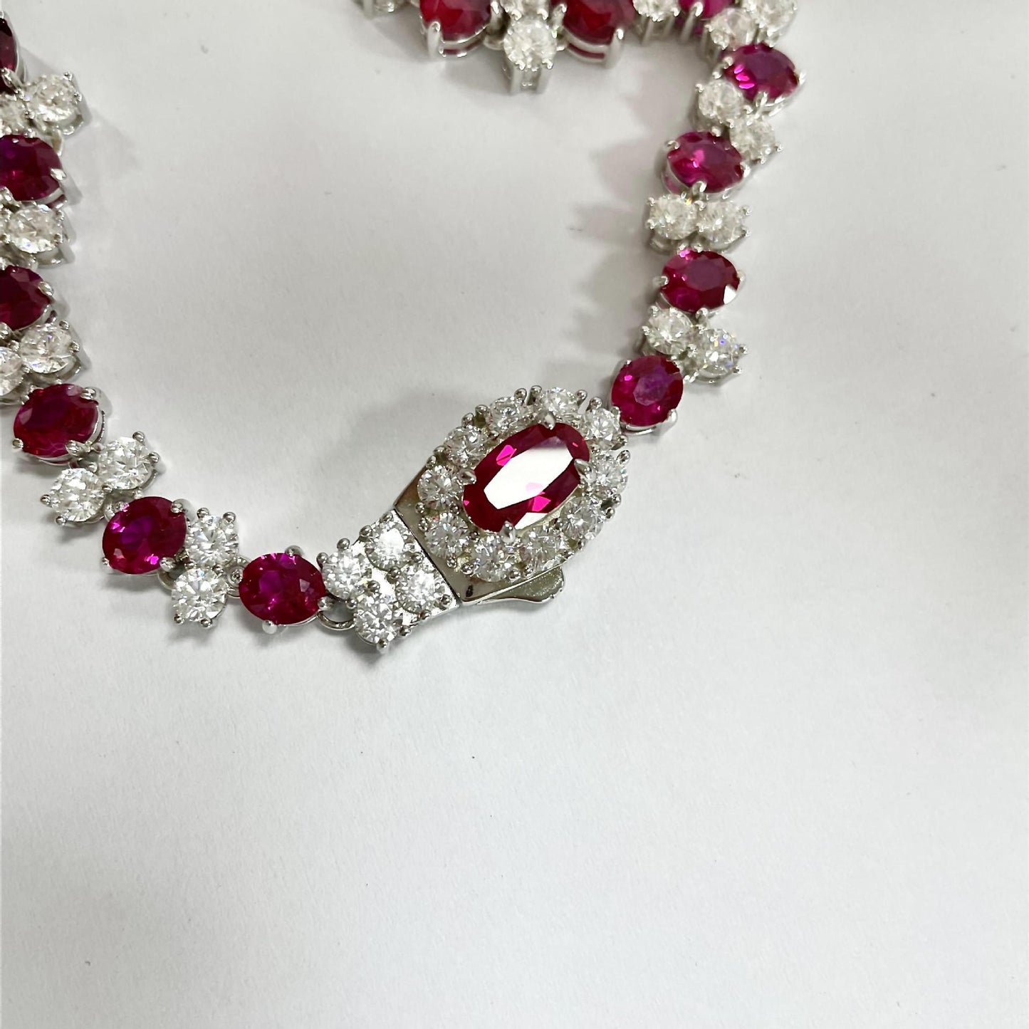 Colliers guirlande de rubis P0604