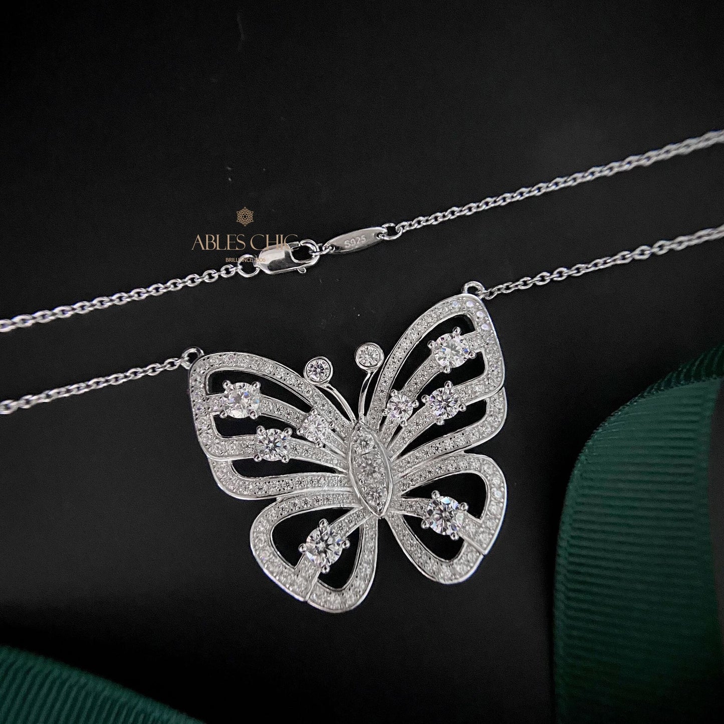 Collier Papillon Pavé P0638