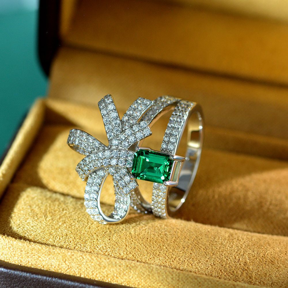 Bague papillon solitaire émeraude R1770
