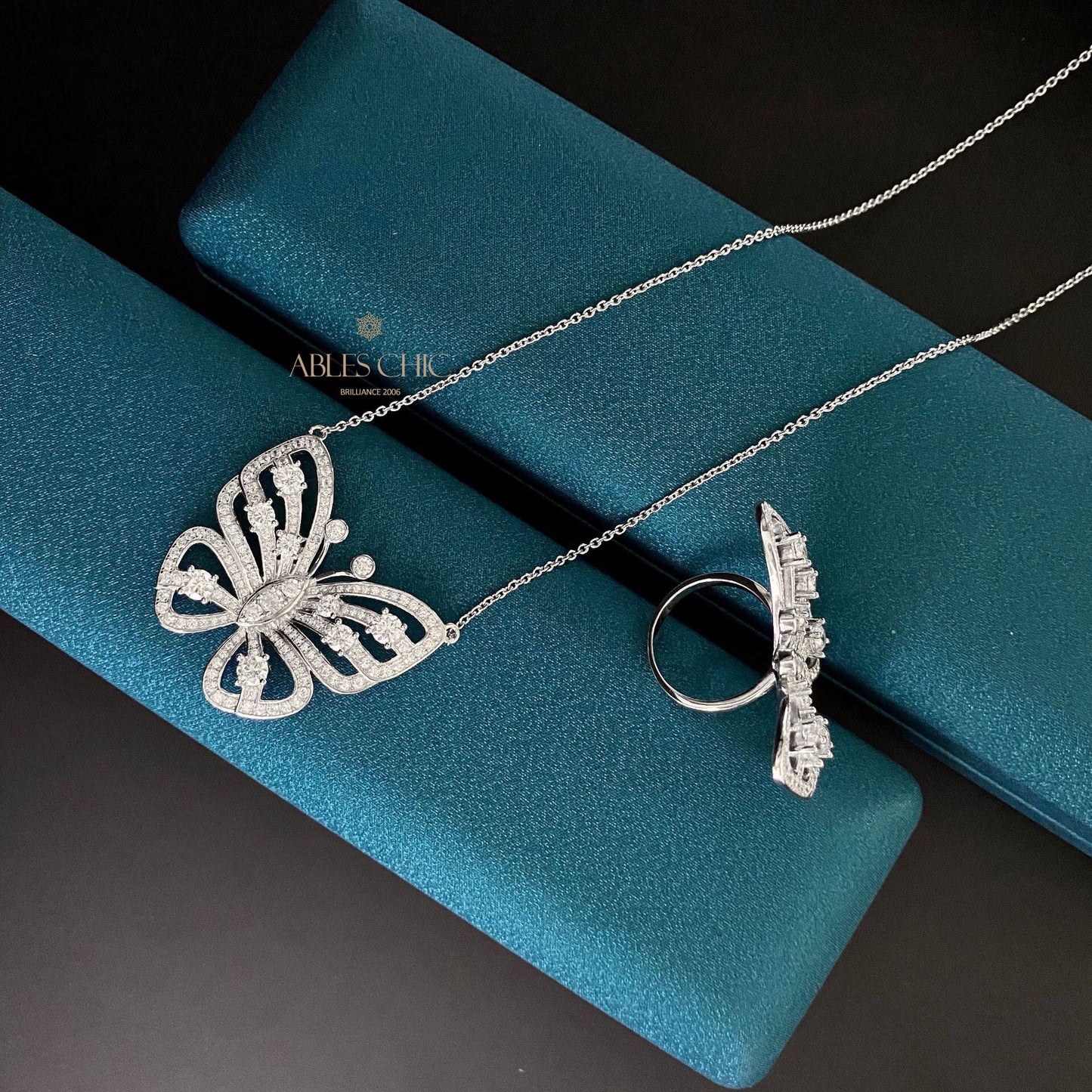 Collier Papillon Pavé P0638