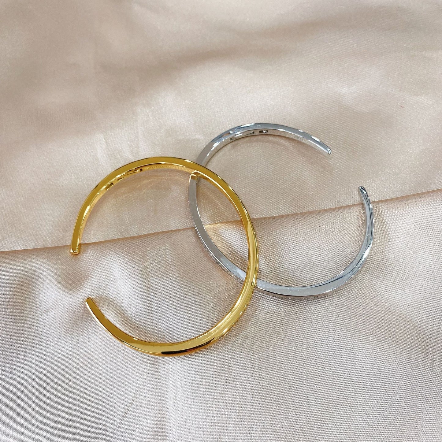 Bracelet ouvert étroit pavé B0880