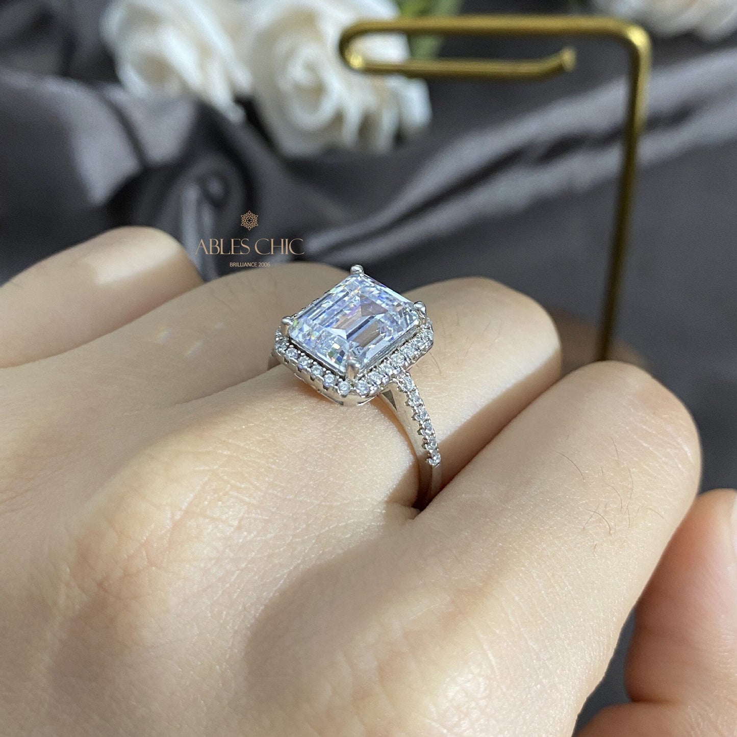 Bague de fiançailles halo taille émeraude R0922