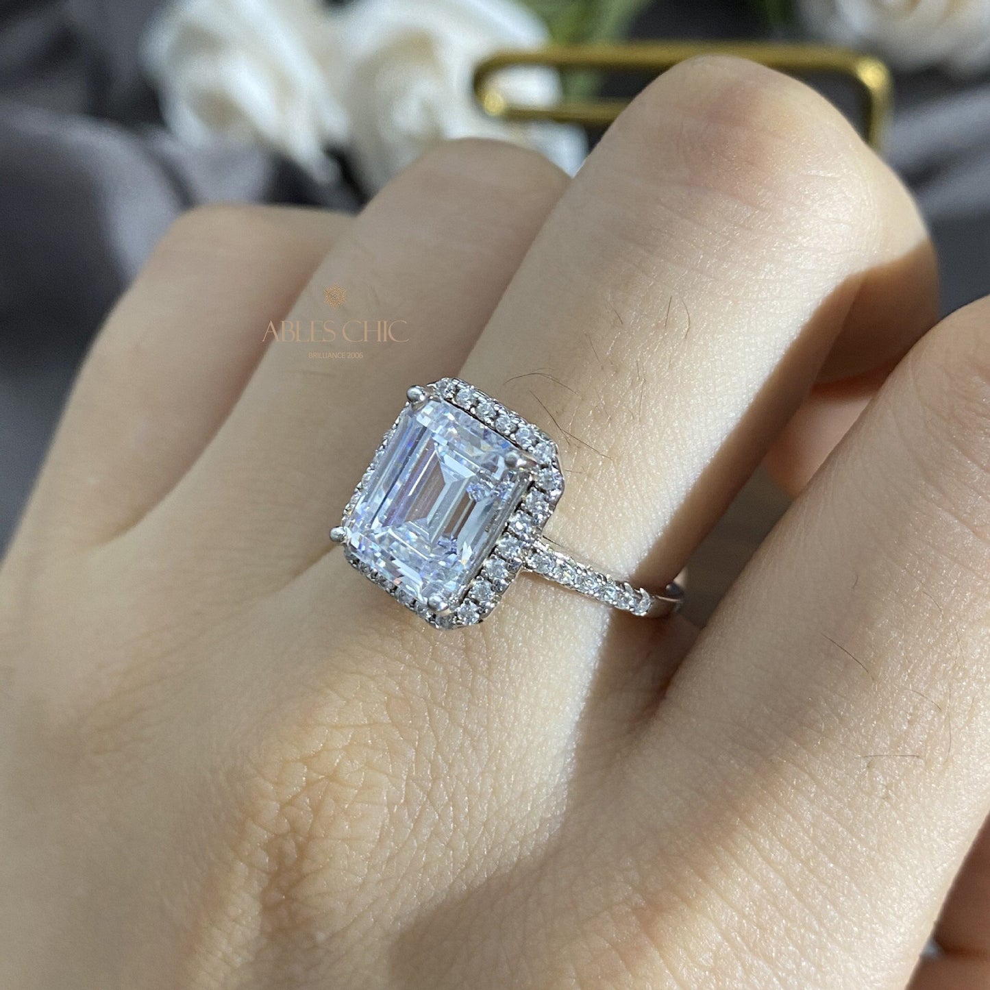 Bague de fiançailles halo taille émeraude R0922