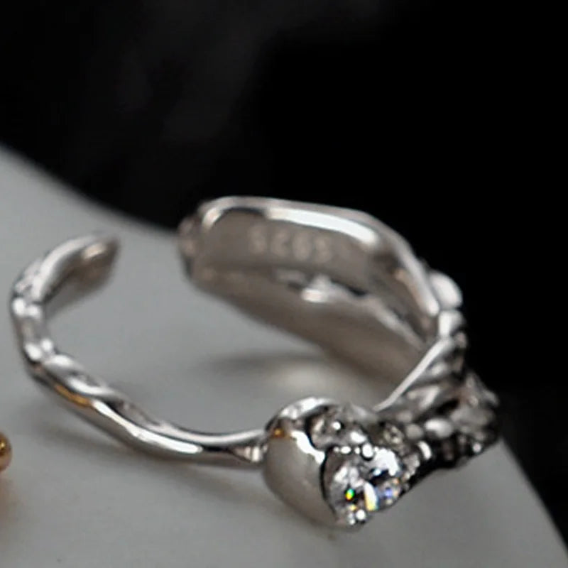 Bague CZ à texture extraterrestre R1258