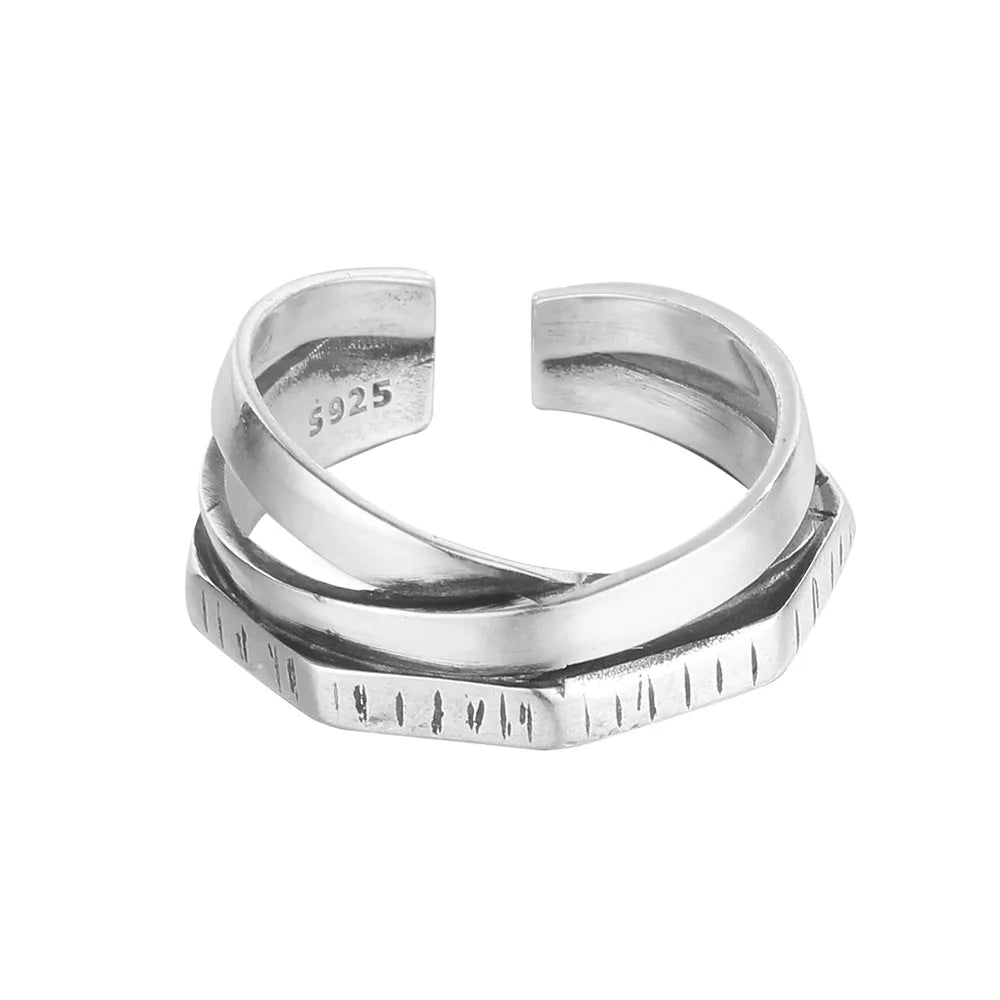 Bague texturée à vis à l'échelle antique R141