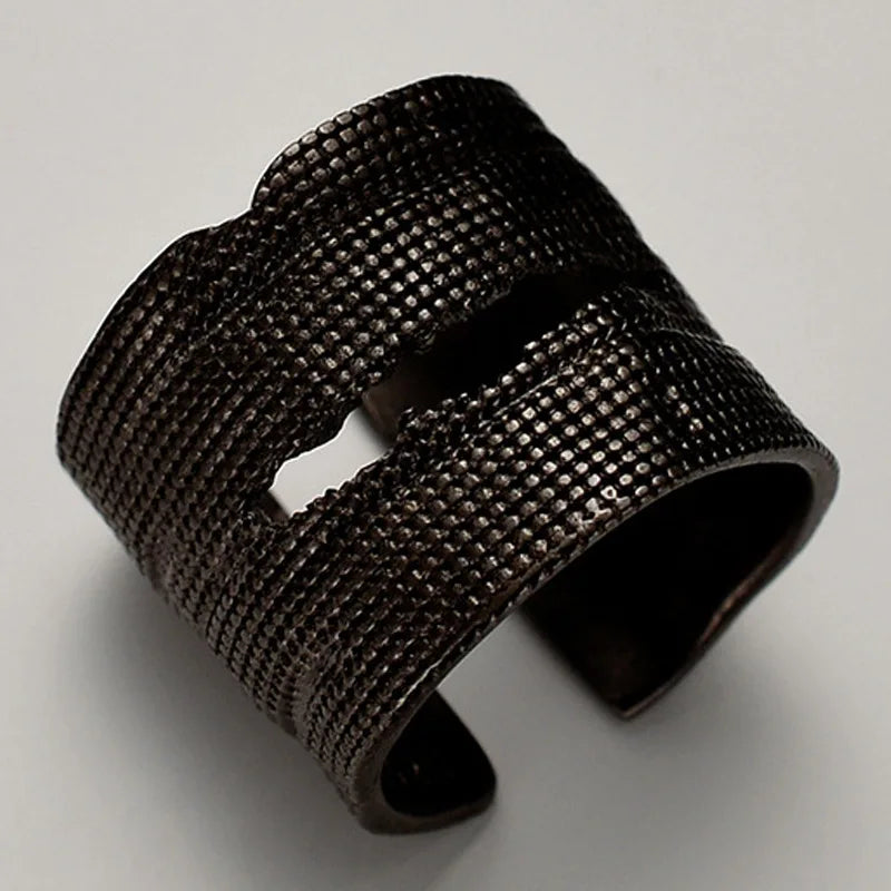 Anneau large et robuste tressé R1256