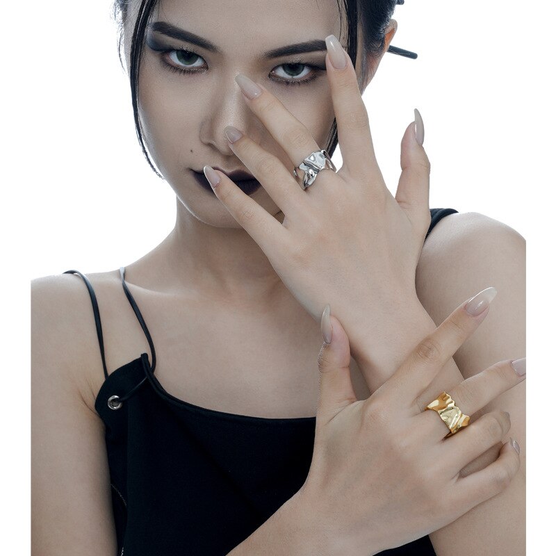 Bague à motif de papier d'aluminium émietté R1042