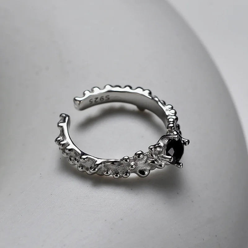 Bague texturée extraterrestre CZ noire R1234