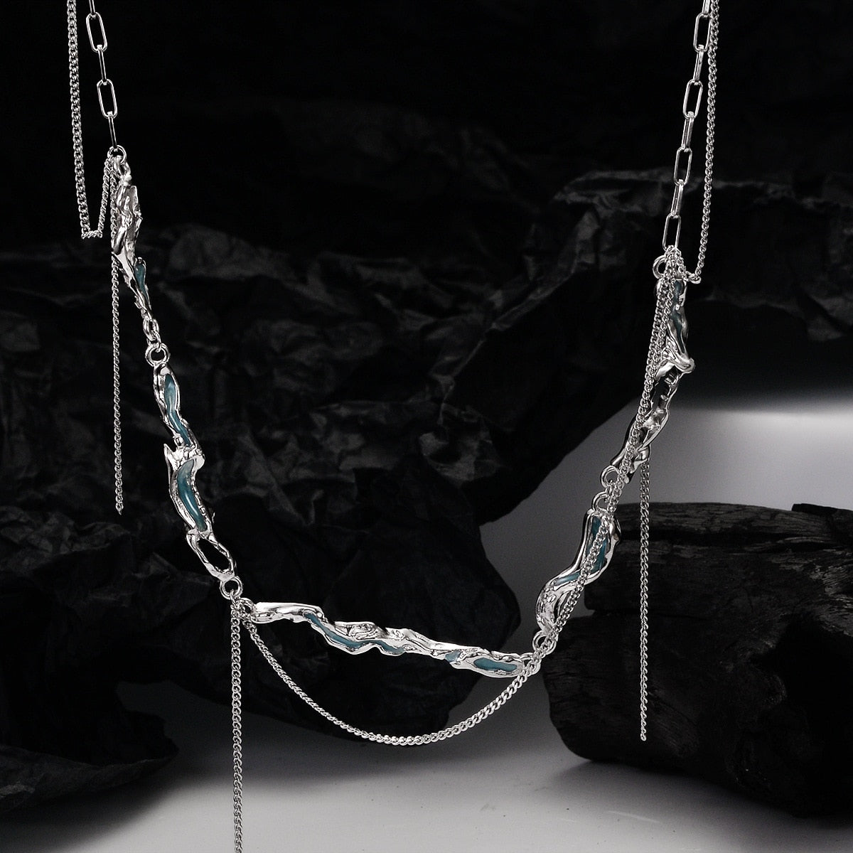 Collier irrégulier en émail texturé N1017